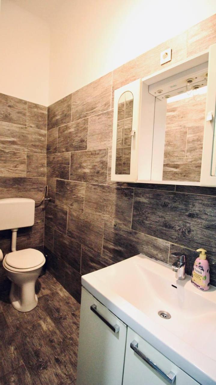 Family Studio In Akh Area Вена Экстерьер фото
